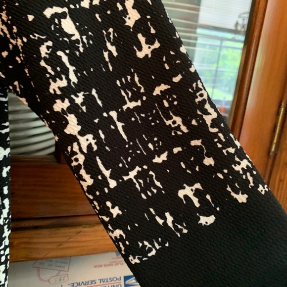 Chris McLaughlin  poly  side neck tie‎ dress with pockets. Worn twice - Picture 5 of 5